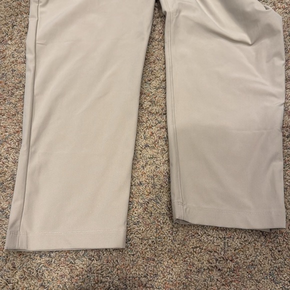 Lululemon ABC Classic-Fit Trouser 28”L *Warpstreme TRNH Tan Size 33 EUC - Picture 3 of 3